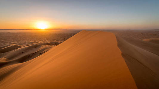 撒哈拉沙漠夕阳，Erg Chebbi，Merzouga，摩洛哥