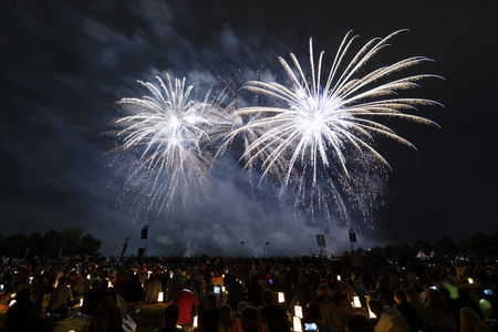 美丽的 闪耀 七月 新的 节日 庆祝 圣诞节 生日 火箭