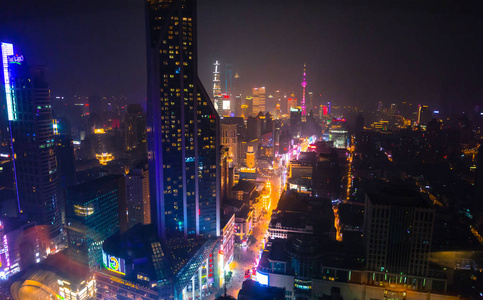 霓虹灯 高的 大都市 风景 建筑学 摩天大楼 天空 城市