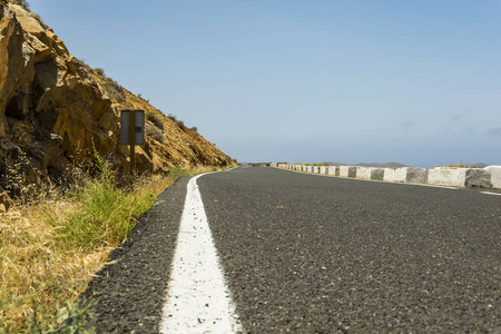 摄影 街道 岩石 沥青 路边 山谷 天空 运输 路线 高速公路