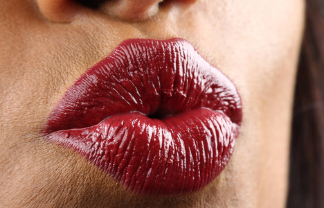 红润的嘴唇图片