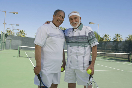 养老金领取者 年代 拉丁语 老年人 幸福 种族 法院 健身