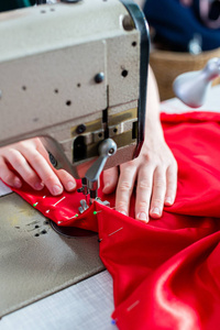 长丝 女裁缝 手工艺品 衣服 模式 机器 缝合 时尚 裁缝