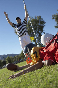 橄榄球 运动员 倾斜 比赛 努力 解决 玩家 低的 决策