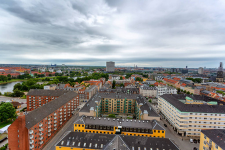 哥本哈根上空的飞机全景