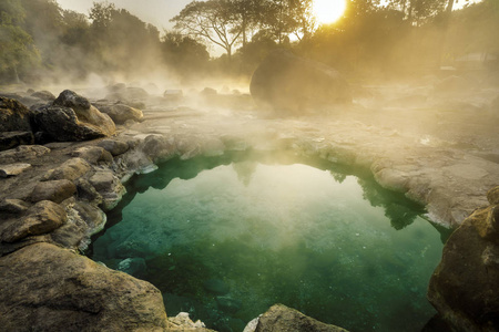 兰潘柴森国家公园温泉自然浴图片