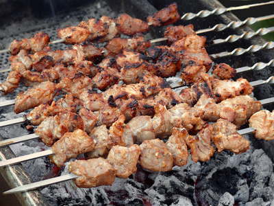 野餐 烤的 夏天 烧烤 牛排 扦子 食物 牛肉 木炭 烤架