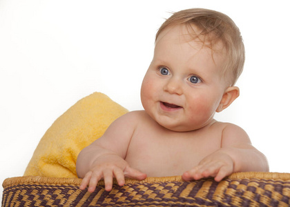 婴儿 尿布 男孩 面对 甜的 乐趣 篮子 生活 坐着 可爱的