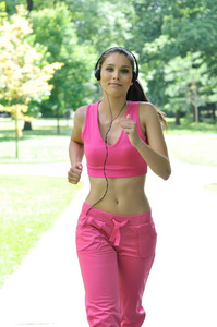 公园 女人 健康 自然 耳机 身体 运动 跑步者 微笑 美丽的