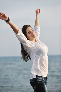 适合 美丽的 女孩 女人 闲暇 肖像 夏天 天空 放松 头发