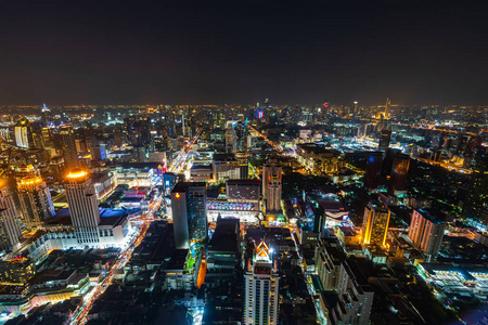 曼谷市区和泰国夜间道路交通