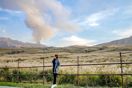 爆炸 危险 硫黄 风景 爆发 公园 亚洲 陨石坑 自然 旅行