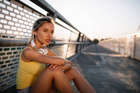 训练 慢跑 自然 女孩 运行 健康 运动 白种人 重量 有氧运动