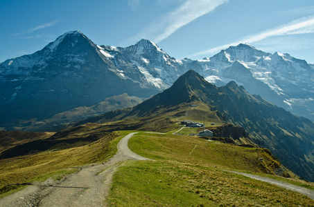 欧洲 风景 小山 旅游业 山谷 美丽的 旅行 草地 岩石