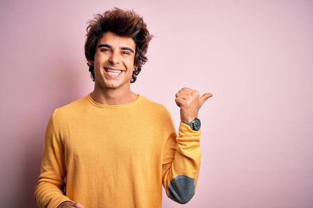 广告 粉红色 西班牙裔 指出 男人 磨尖 离开 伟大的 时尚