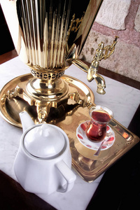 温暖的 茶杯 厨房用具 陶瓷 动机 青铜 茶壶 反射 瓷器
