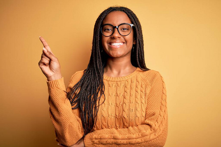 非洲 青少年 欢迎 手指 美国人 面对 毛衣 广告 照相机