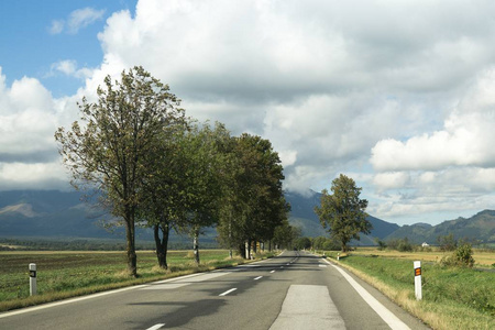 场景 风景 公路 汽车 夏天 交通 天空 欧洲 自然 开车