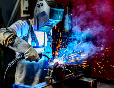 在里面 技术员 行业 焊接工 工匠 技工 危险 构造器 男人