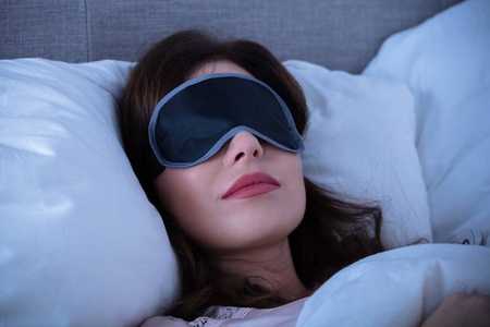 卧室 女孩 毯子 眼膜 梦想 休息 美丽的 打盹 睡觉 眼罩