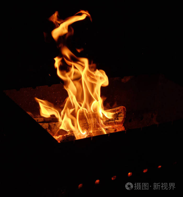 篝火 火焰 壁炉 颜色 发光 温暖的 木材 要素 火花 热的