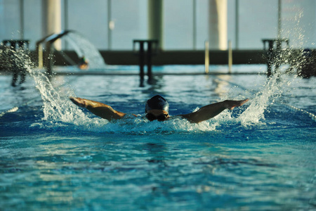 活力 水塘 竞争 运动 成功 运动员 即兴说唱 青少年 男人