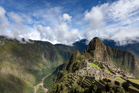 秘鲁乌鲁班巴河经典景观马丘比丘景观。