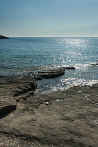 海洋 岩石 美丽的 夏季 假日 太阳 风景 夏天 海滨 放松