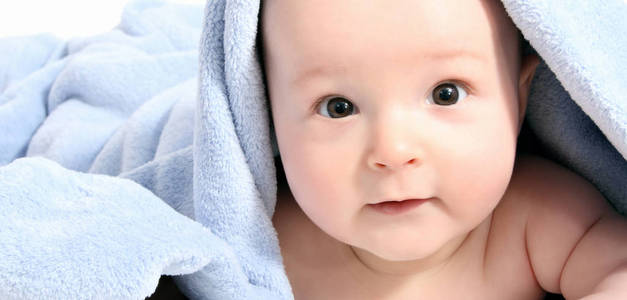 新的 微笑 肖像 毛巾 好奇心 皮肤 可爱极了 小孩 毯子
