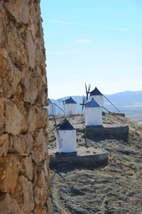 旅行 风景 岩石 地标 西班牙 村庄 小山 建筑 房子 风车