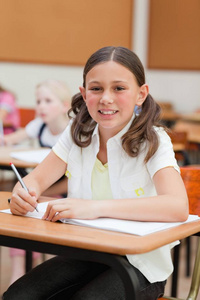 阅读 学校 研究 微笑 女孩 铅笔 知识 作业 学生 小孩