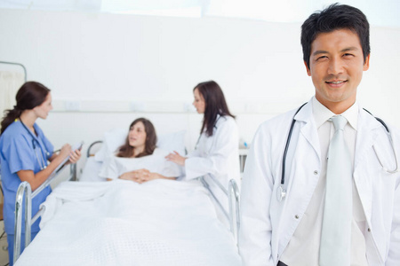 护士 说话 医院 制服 女人 日本人 工作场所 男人 幸福