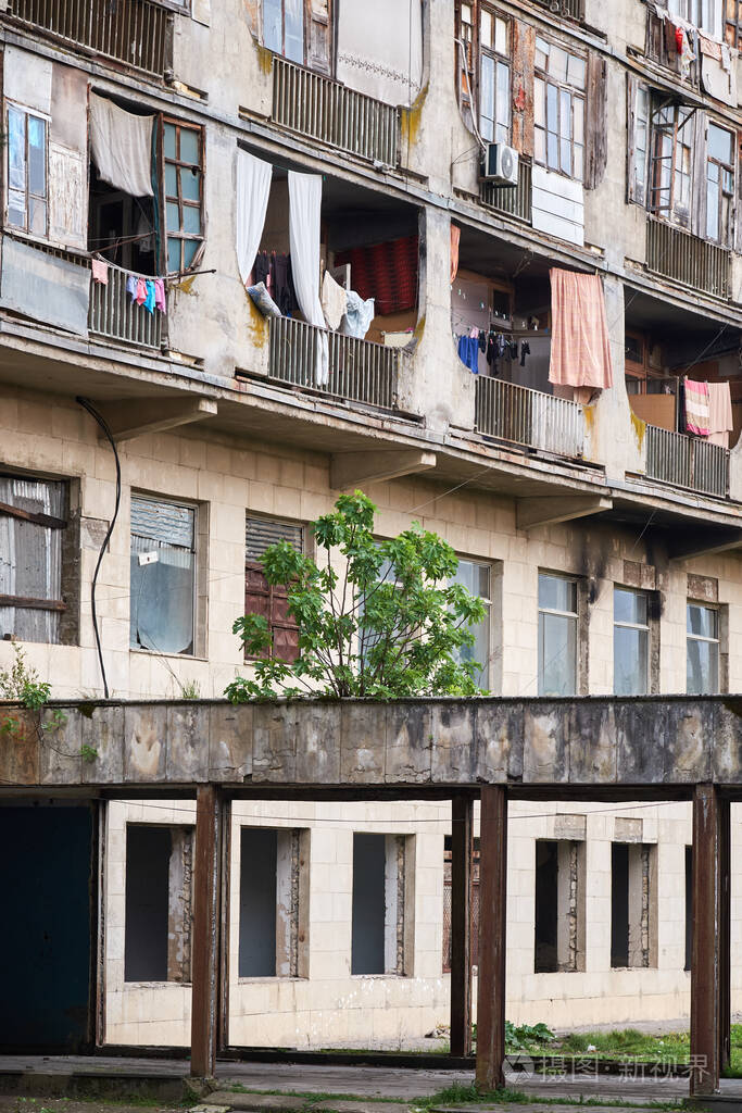 废弃公寓楼
