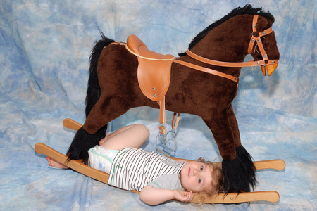 女孩 摆动 锦标赛 玩具 演奏 小孩 游戏 骑马