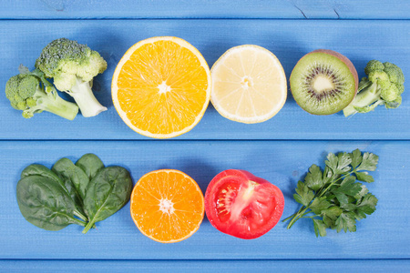 果蔬含维生素C和天然矿物质，健康营养理念