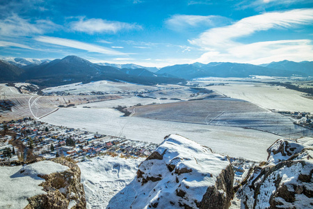 冬季雪景，拉杰克山谷，斯洛伐克。