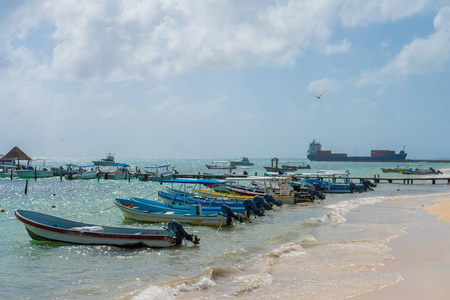 旅行者 美丽的 旅游业 海景 海岸 海洋 海滩 地标 里维埃拉