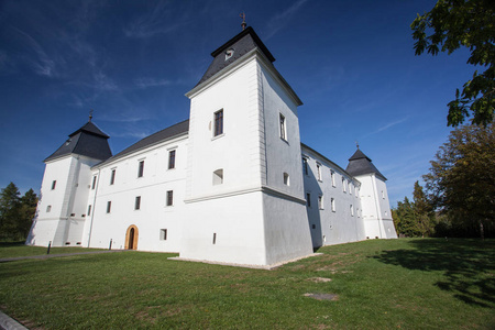 匈牙利埃格瓦尔的白色城堡图片
