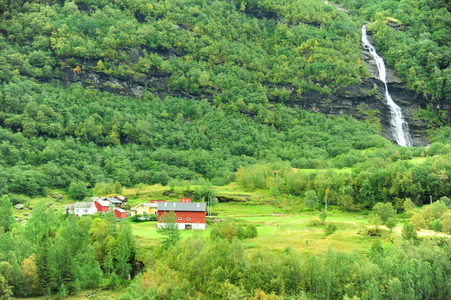 房屋 夏天 瀑布 旅行 森林 自然 挪威 村庄 风景 情景