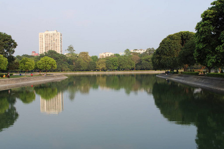 天空 公园 池塘 反射 村庄 春天 城堡 夏天 建筑学 风景