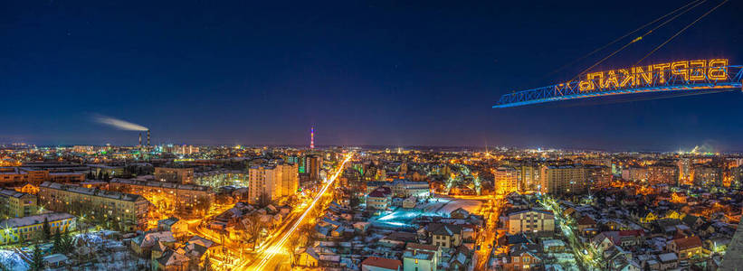 从高处俯瞰乌克兰城市夜景