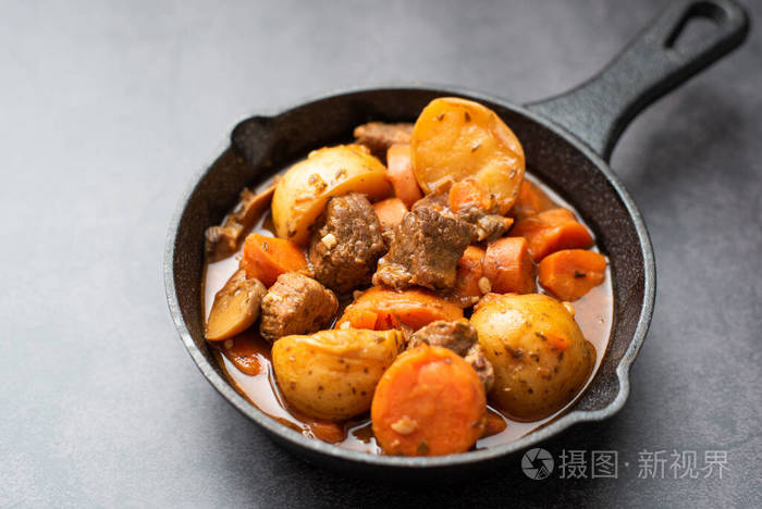 马铃薯 晚餐 砂锅菜 蔬菜 胡萝卜 洋葱 法国人 烹饪 牛肉