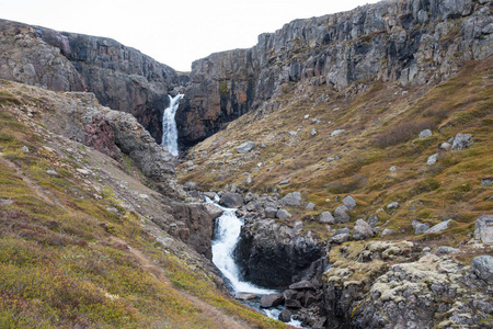 冰岛乡村的法尔达戈福斯瀑布