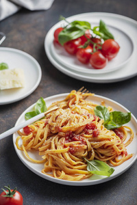 tagliatelle with tomato sause 