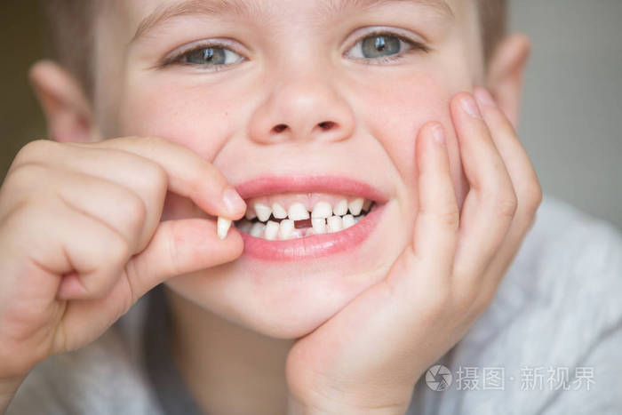 十几岁的孩子掉了牙