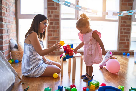 塑料 游戏室 桌子 教育 幸福 女人 学生 幼儿园 阻碍