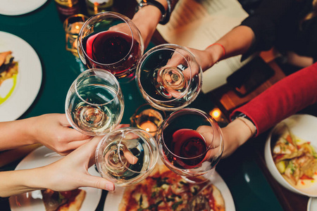 喝酒,祝酒,聚会.照片