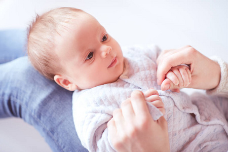 婴儿 男孩 好的 手指 照顾 白种人 宝贝 生活 妈妈 有趣的