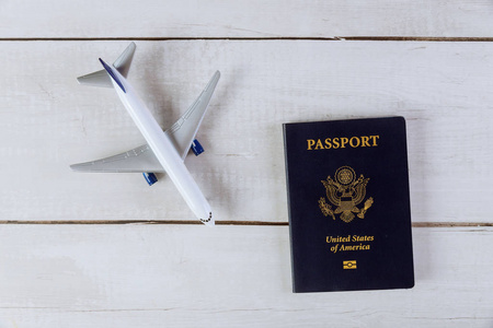 飞机模型上的美国护照