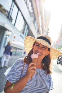冰淇淋 奶油 美丽的 黑发 夏天 女人 假期 美味的 幸福